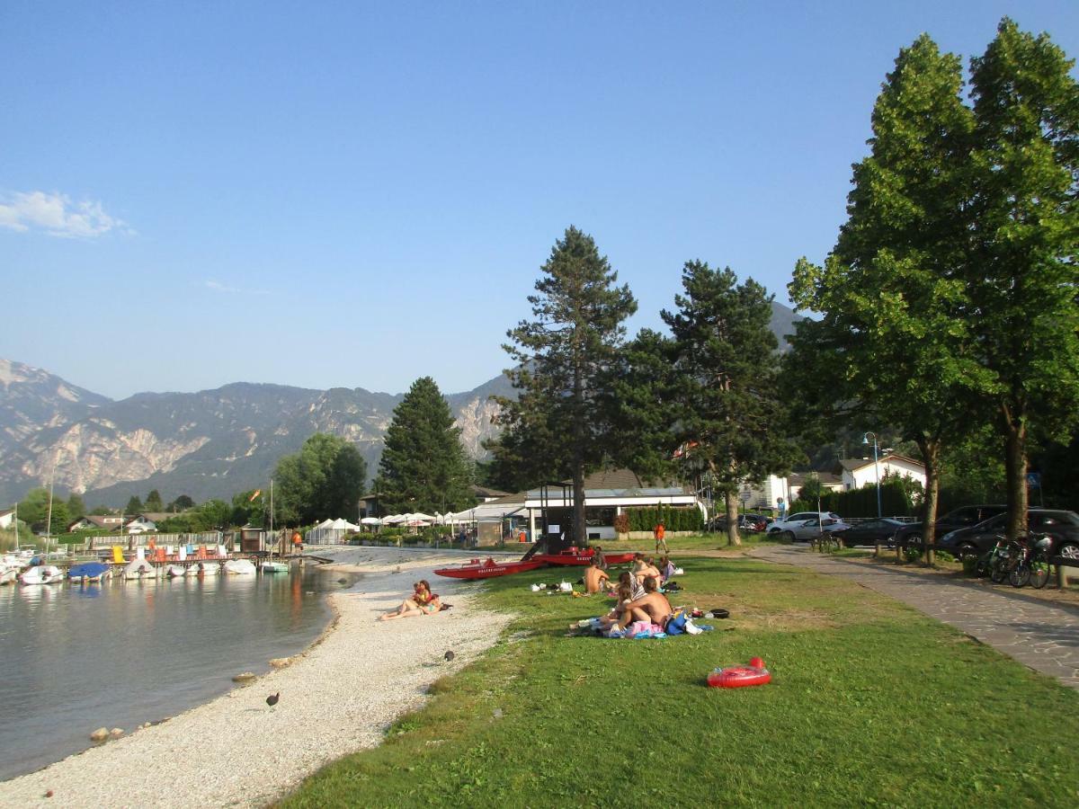 La Perla Del Lago Calceranica al Lago Exterior photo