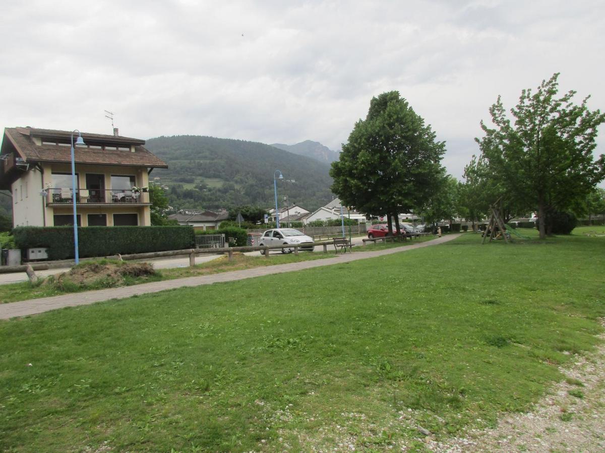 La Perla Del Lago Calceranica al Lago Exterior photo